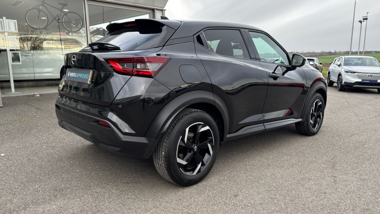 Nissan Juke 1.0 DiG-T 114 N-Connecta 5dr DCT Petrol Hatchback